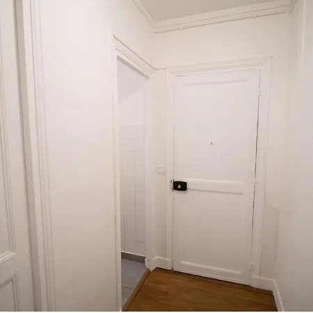 Eiffel Tower Lägenhet *