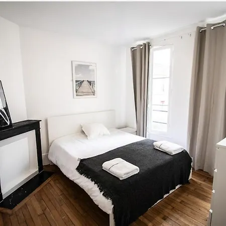 Eiffel Tower * Paris