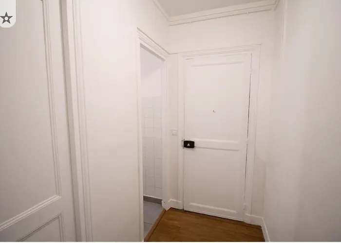 Eiffel Tower Lägenhet *